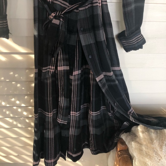 Universal Threads. Size Small. Never worn. Maxi Button-Down Dress. - Picture 4 of 5